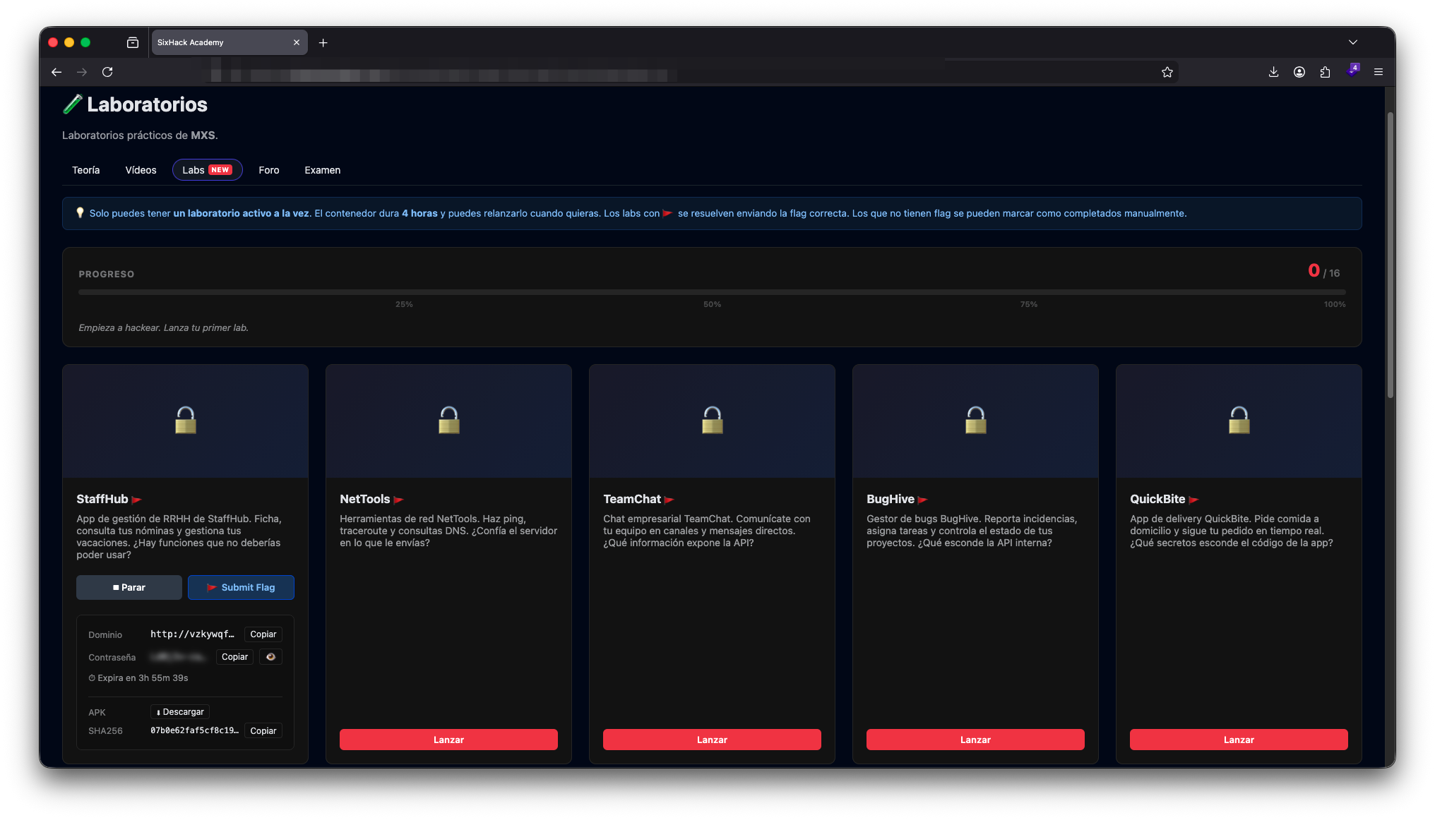 Panel de laboratorios de MXS con los 16 retos y un lab activo mostrando dominio, contraseña y APK descargable